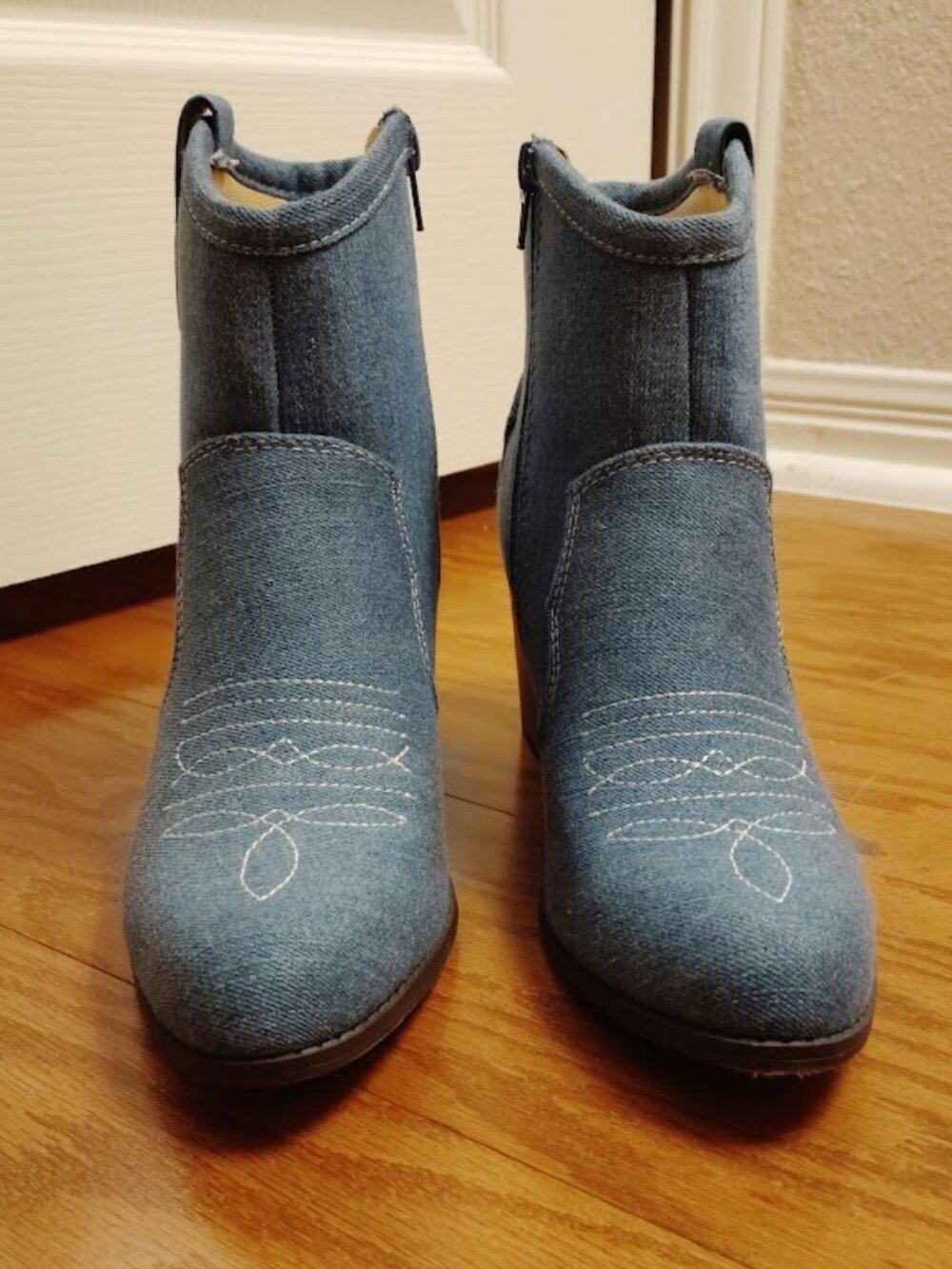 SODA Women's Denim Blue Boots sz 8 - Picture 2 of 9